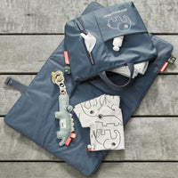 Doudou Attache-sucette le croco bleu Done by Deer