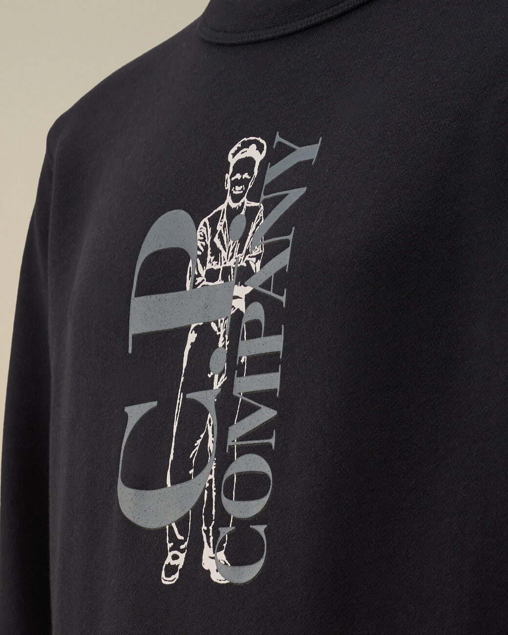 Sweat à col rond bleu nuit logo Garcon CP Company H25