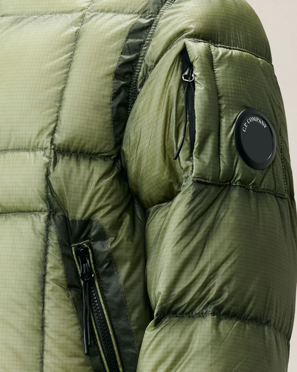 Doudoune à capuche matelassé agave vert  CP Company H26