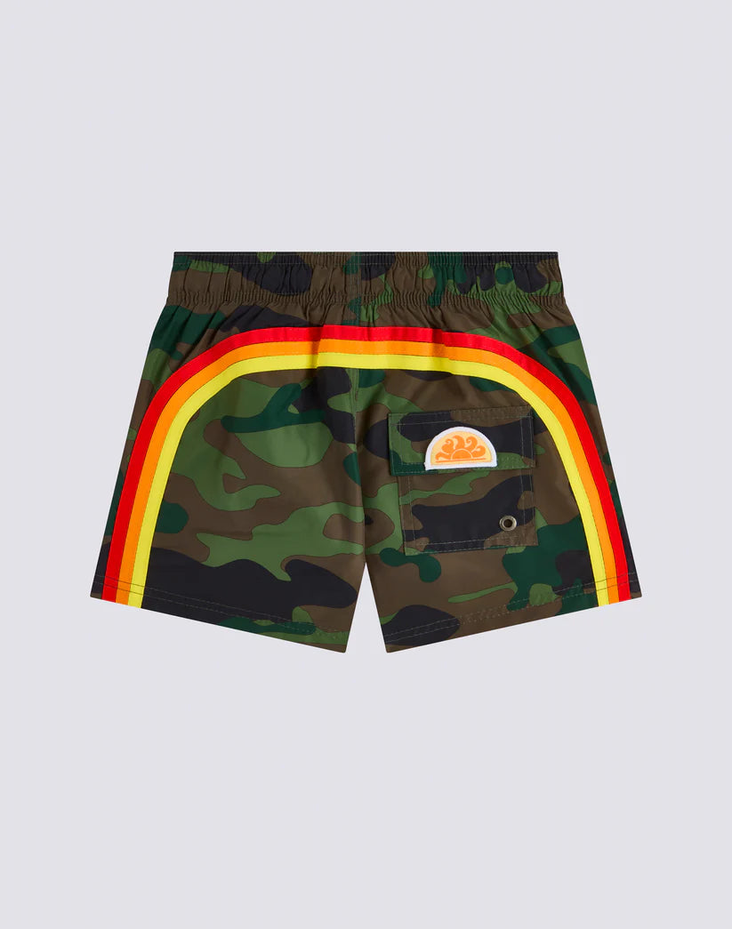 Short maillot kaki imprimé camouflage avec arc-en-ciel garçon Sundek E26